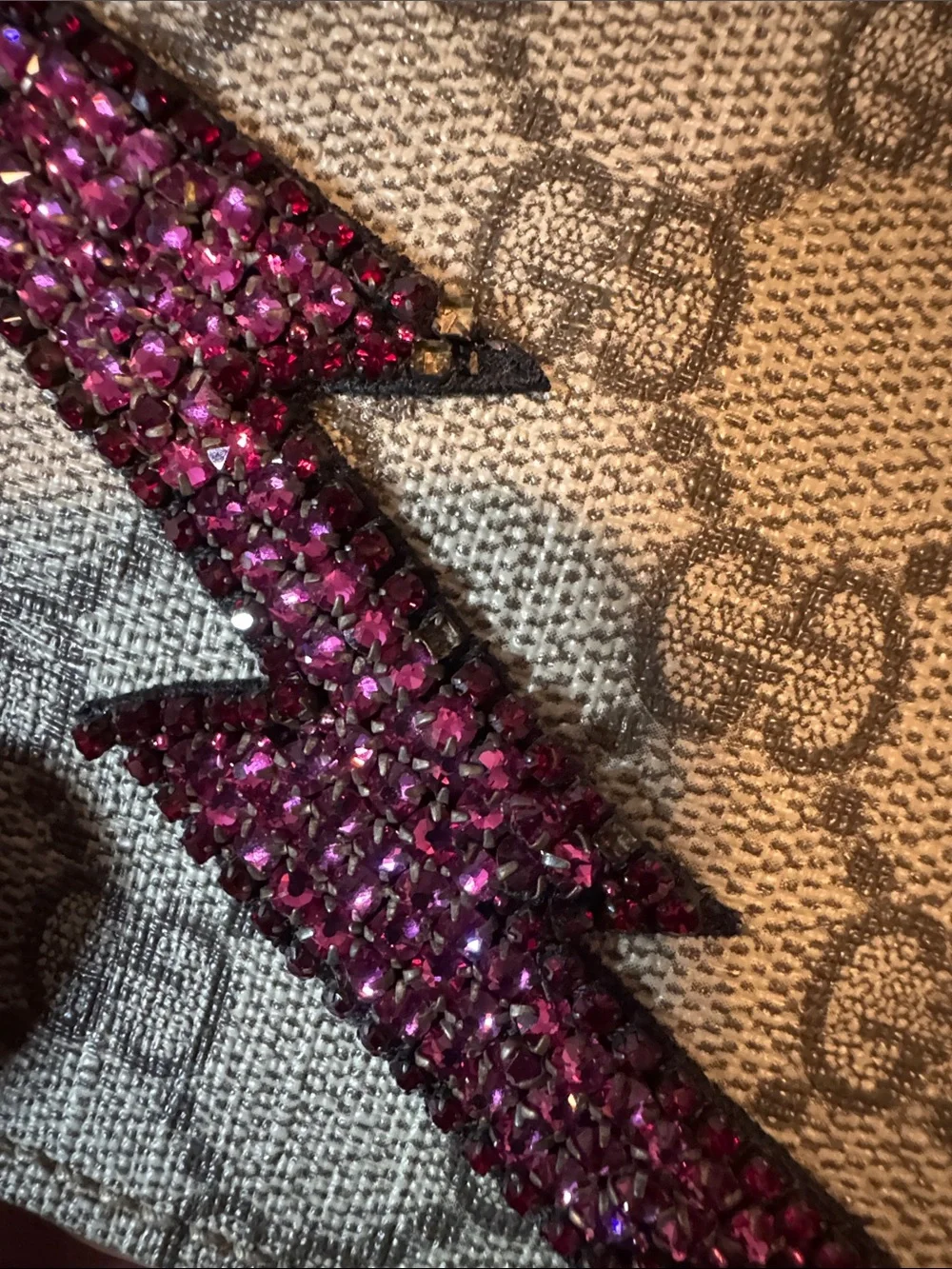 Gucci GG Supreme Shoulder Bag with Pink Glitter Lightning and Green-Red Appliqué - Picture 11 of 11
